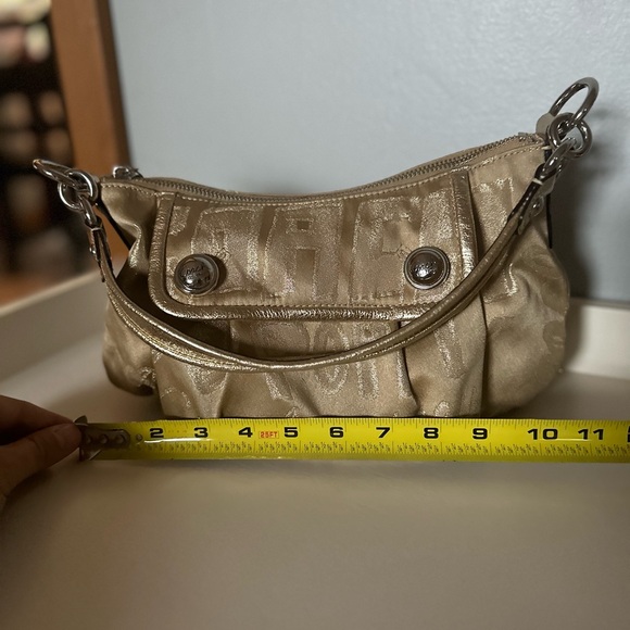 Coach Poppy Shoulder Bag EUC - Picture 5 of 10